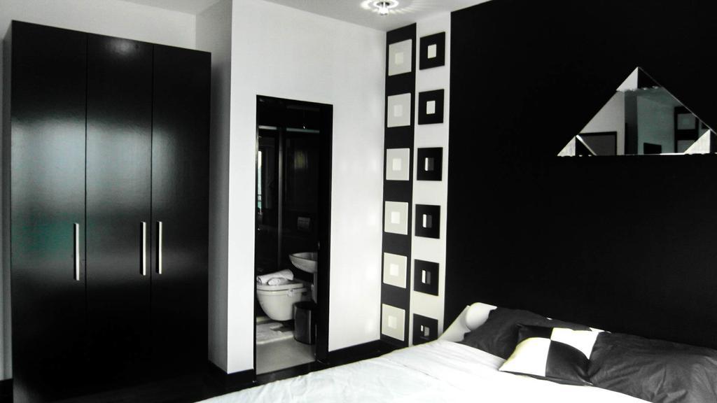 Modern Luxury Lower Penthouse Unit Маніла Екстер'єр фото