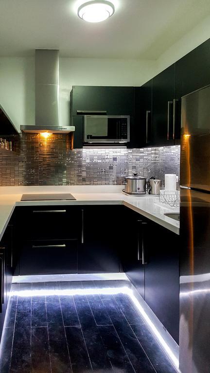 Modern Luxury Lower Penthouse Unit Маніла Екстер'єр фото