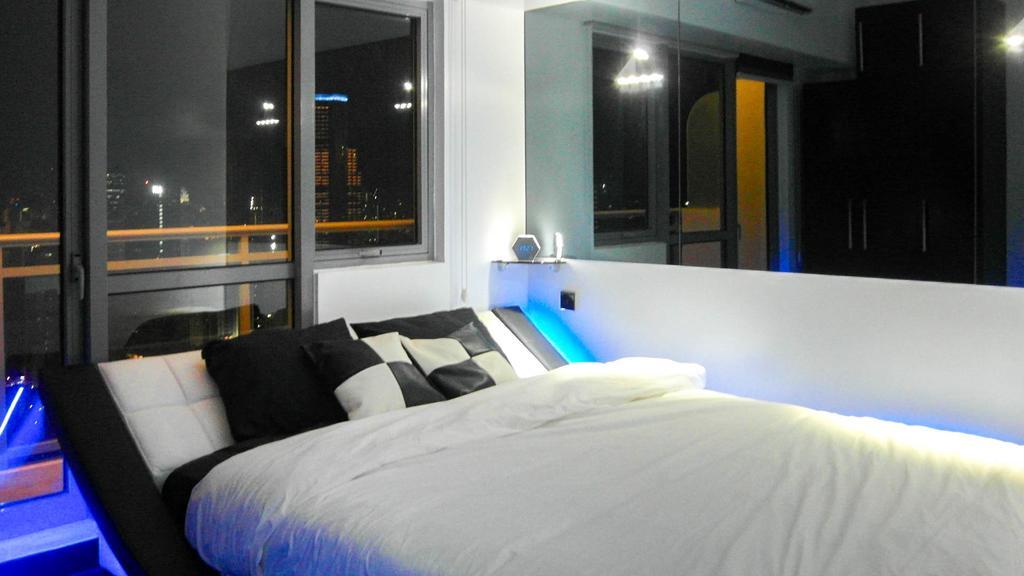 Modern Luxury Lower Penthouse Unit Маніла Екстер'єр фото